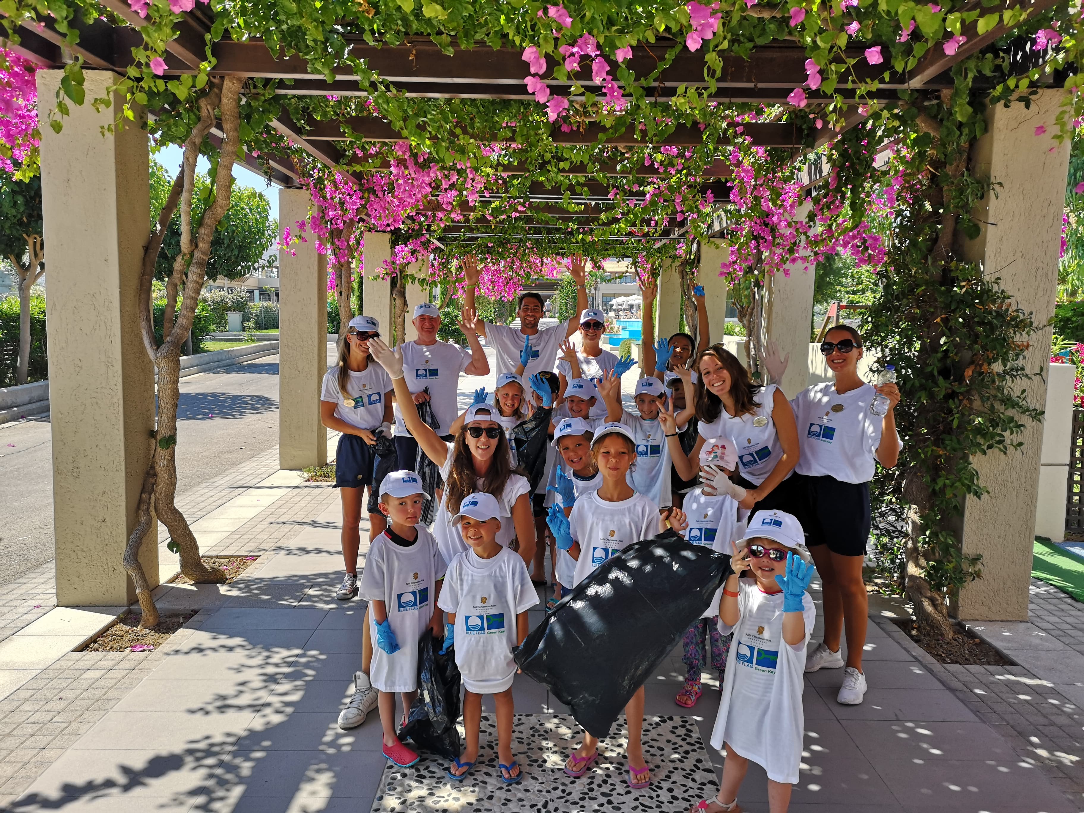 Caring for the sea that unites us: Astir Odysseus Resort & Spa participates in the Blue Flag Mediterranean week